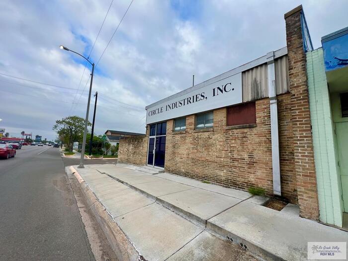 Photo of 813 Tyler Ave Harlingen TX 78550